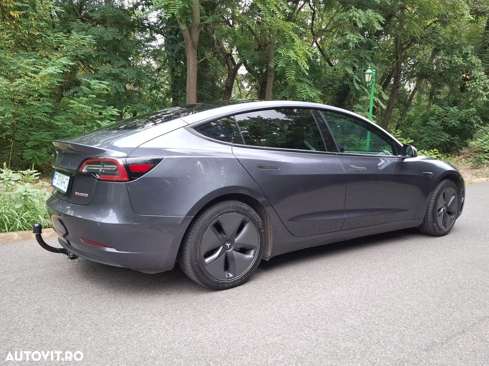 Tesla Model 3 Long Range - 11