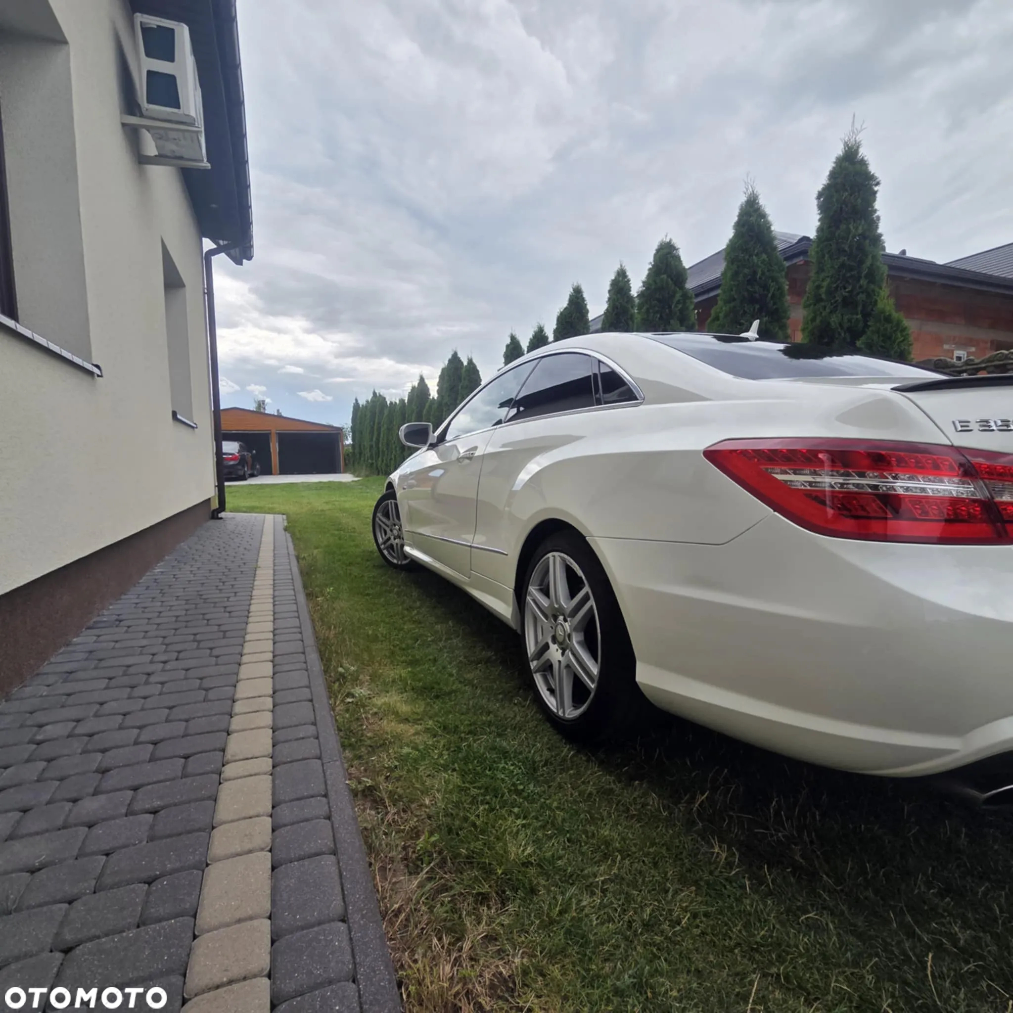 Mercedes-Benz Klasa E 350 CDI BlueEff - 9