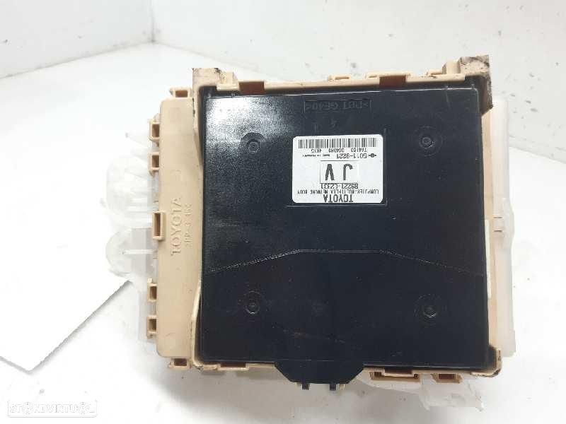 CAIXA DE RELES FUSÍVEIS TOYOTA AURIS - 1