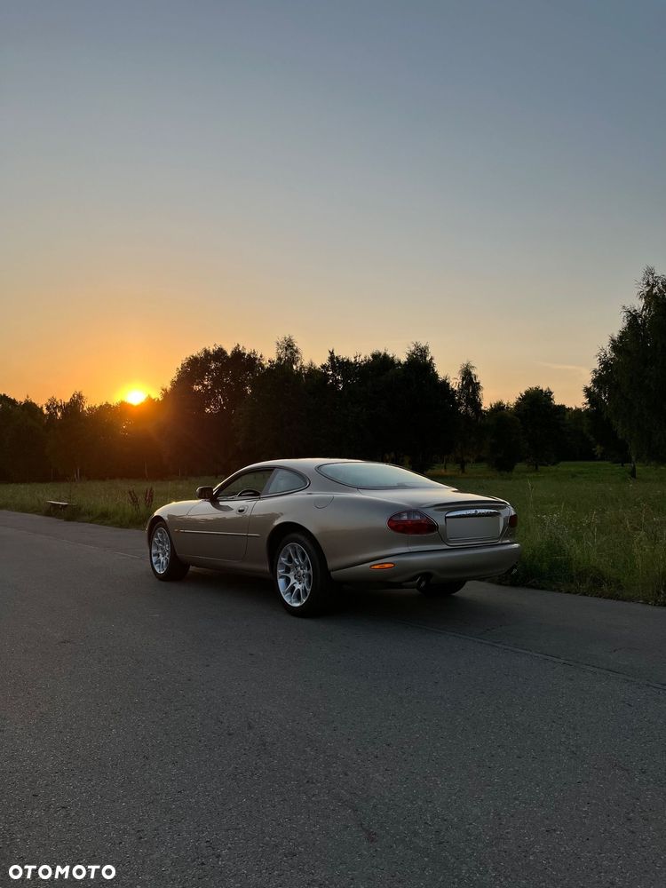 Jaguar XK8 - 9