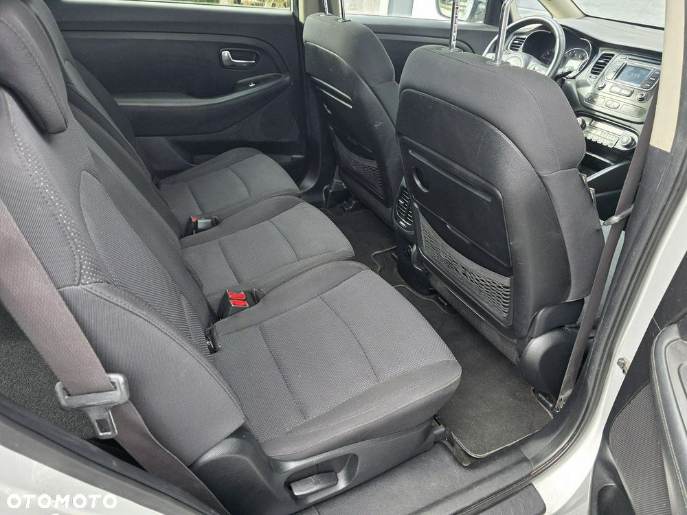 Kia Carens - 15