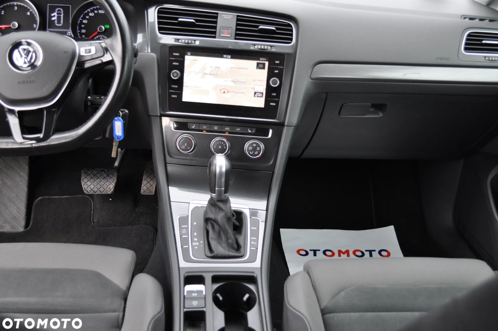 Volkswagen Golf Variant 2.0 TDI (BlueMotion Technology) DSG Comfortline - 24