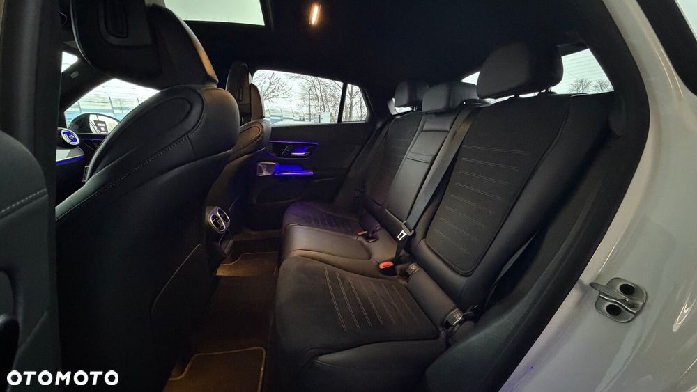 Mercedes-Benz GLC - 12