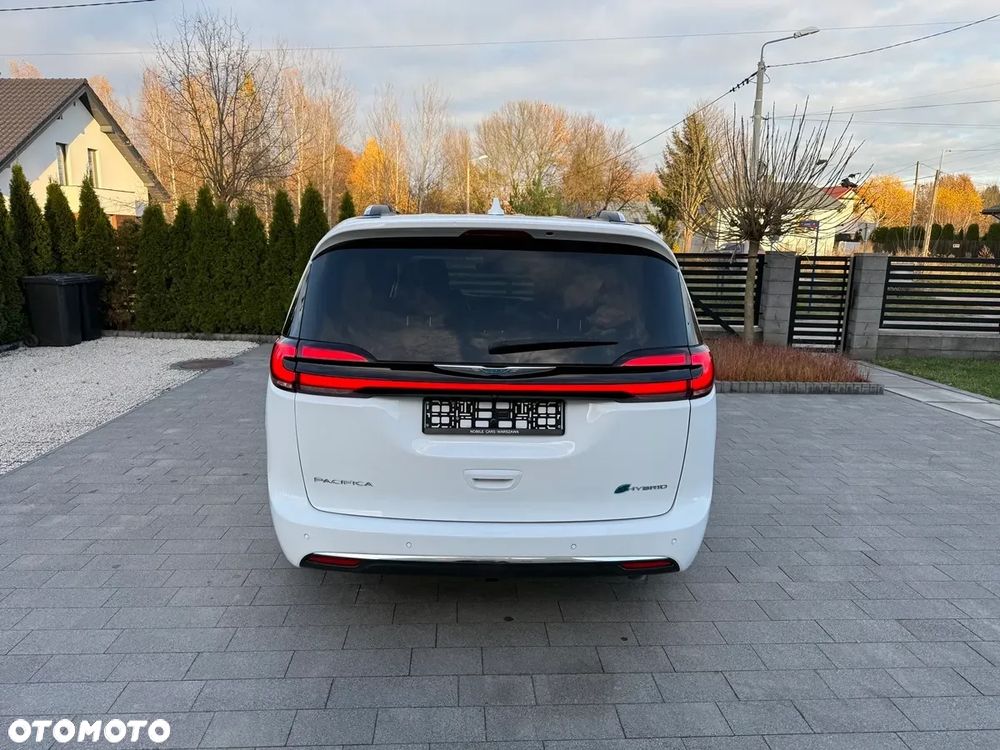 Chrysler Pacifica - 8