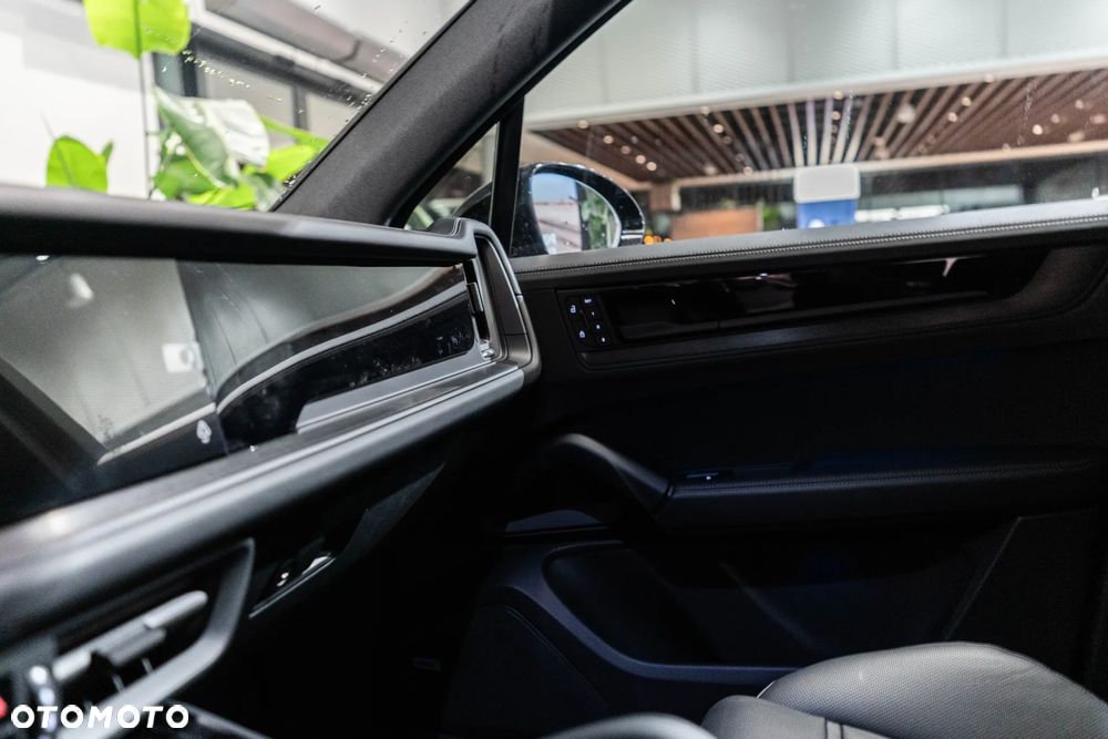 Porsche Cayenne E-Hybrid PHEV Black Edition - 16