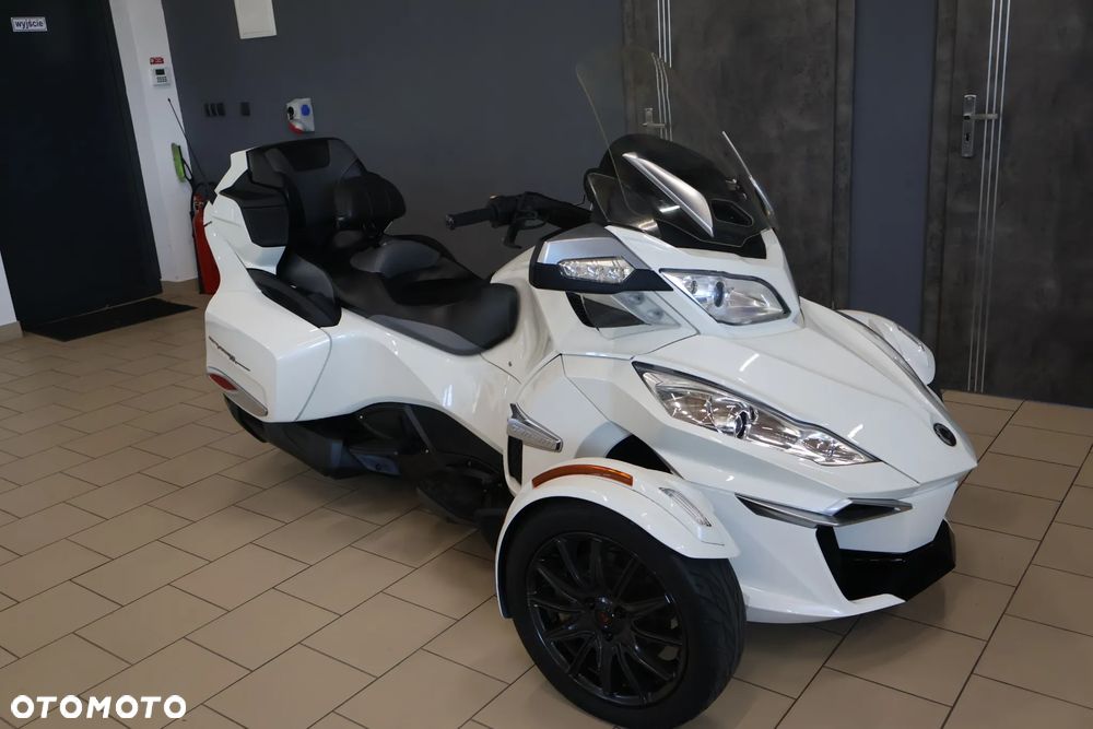 Can-Am Spyder - 22