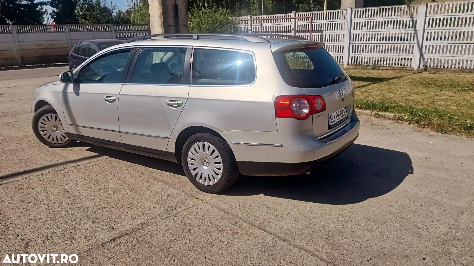 Volkswagen Passat 1.6 TDI BlueMotion Technology Comfortline - 3
