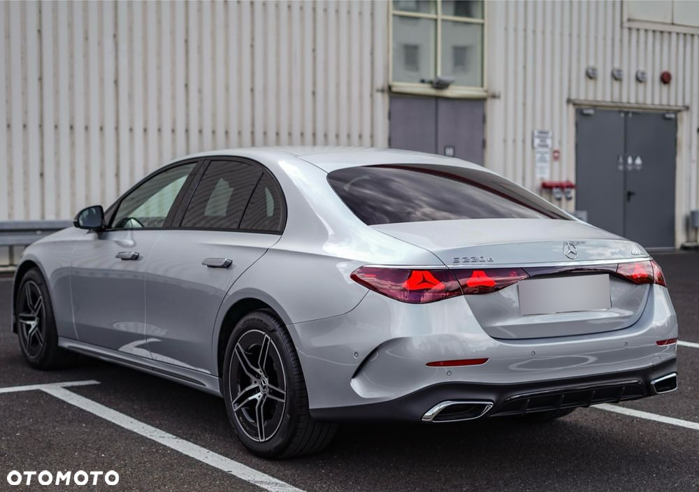 Mercedes-Benz Klasa E 220 d 4-Matic AMG - 31