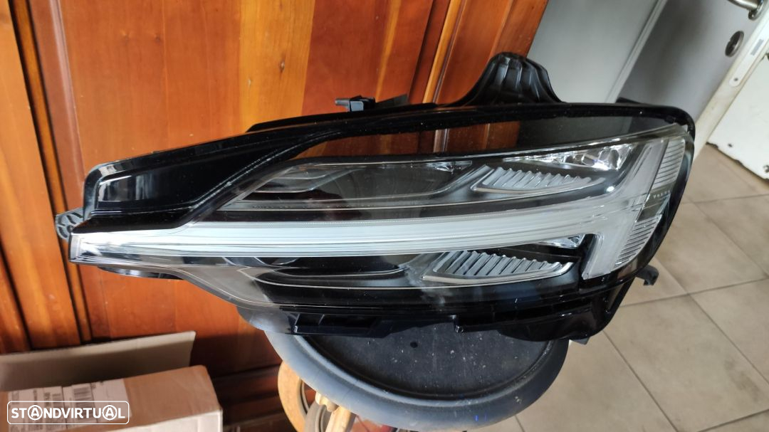 farol esquerdo full Led Volvo V60 + e60 - 4