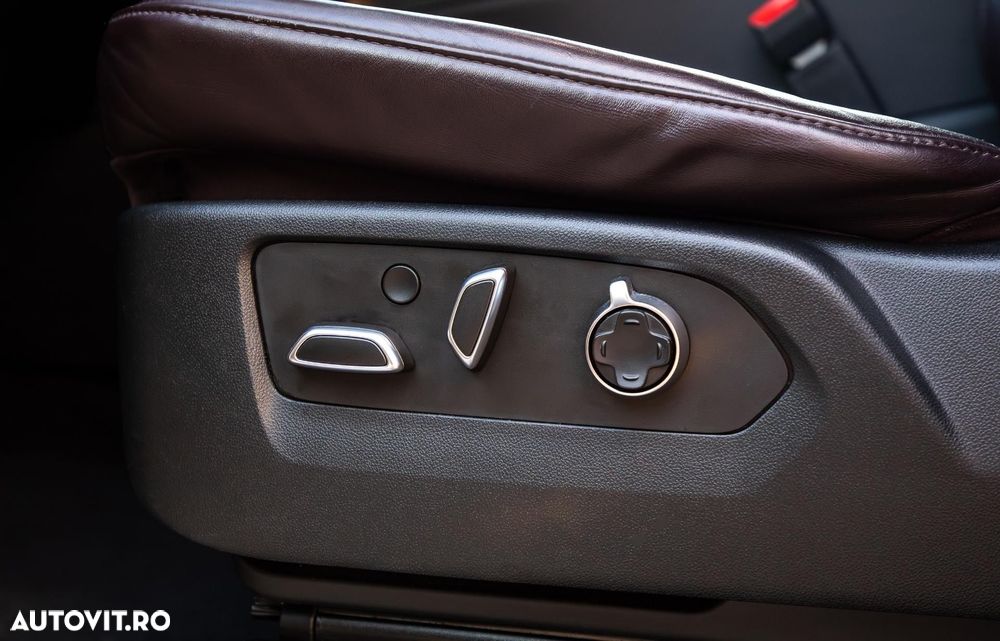 Cadillac Escalade - 35