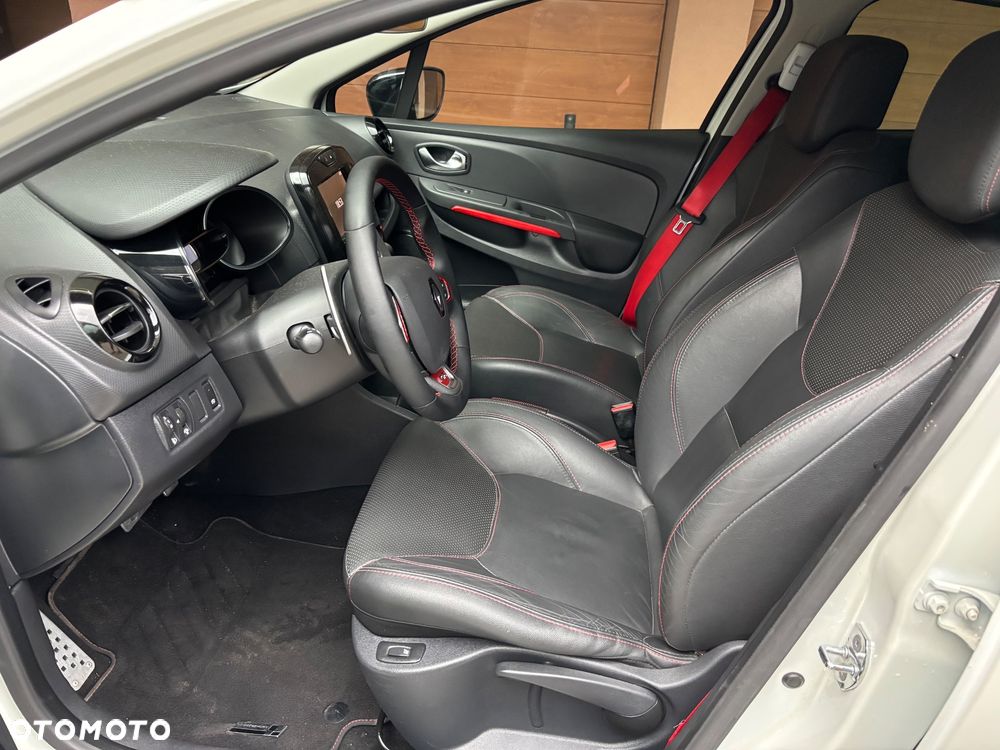 Renault Clio TCe 200 EDC Sport R.S - 23