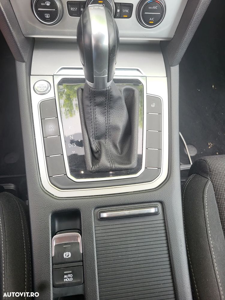 Volkswagen Passat 2.0 TDI DSG 4Motion Comfortline - 21