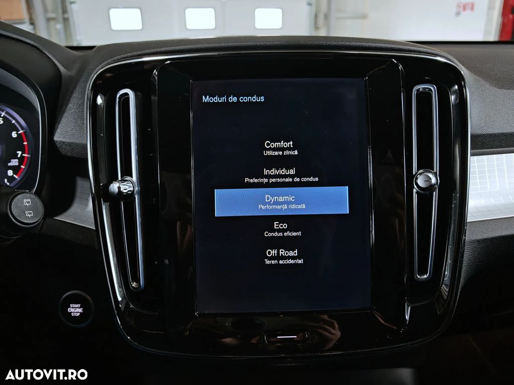 Volvo XC 40 T3 AT8 Momentum Pro - 22