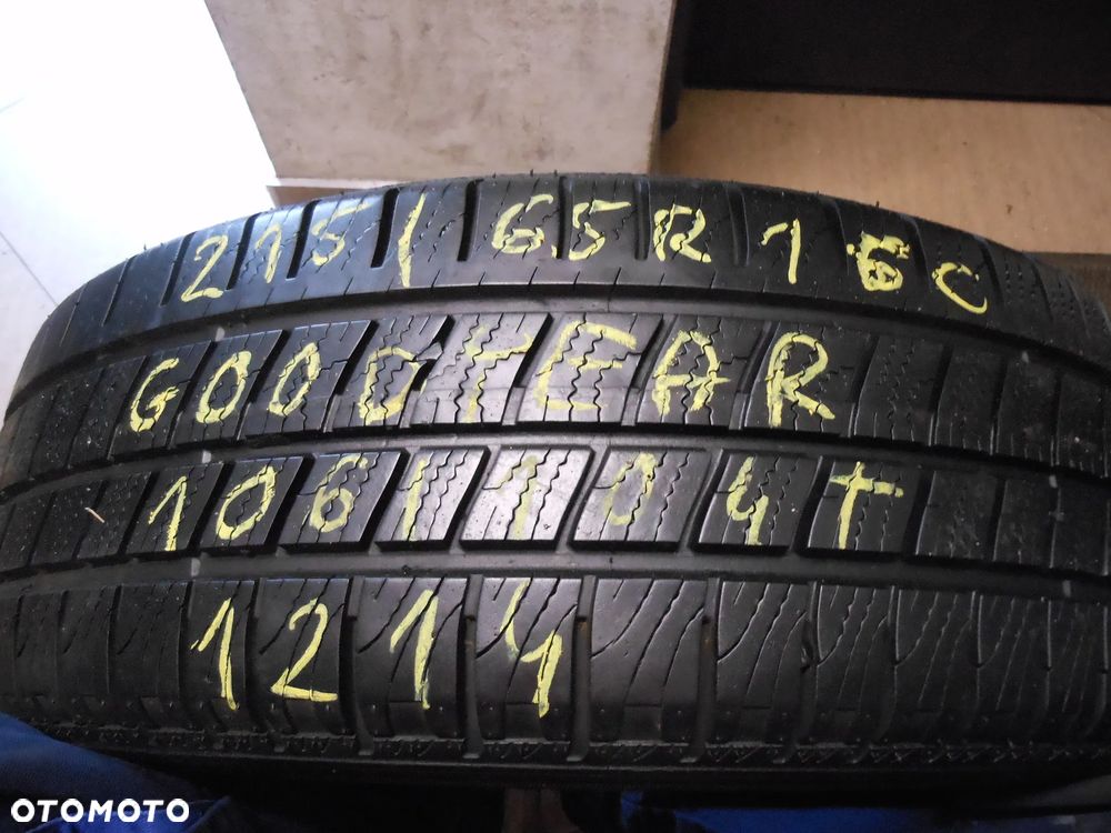 opona pojedyńcza 215/65r16c goodyear cargo vector 2 7,3mm wielosezon - 1