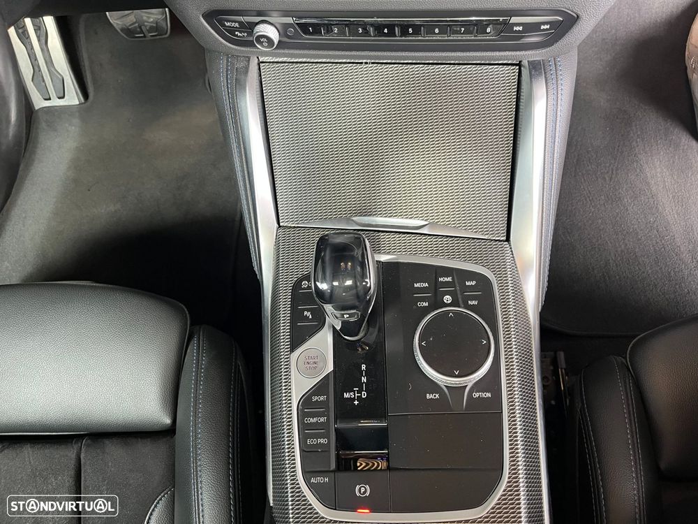 BMW 420 d Pack Desportivo M Auto - 32