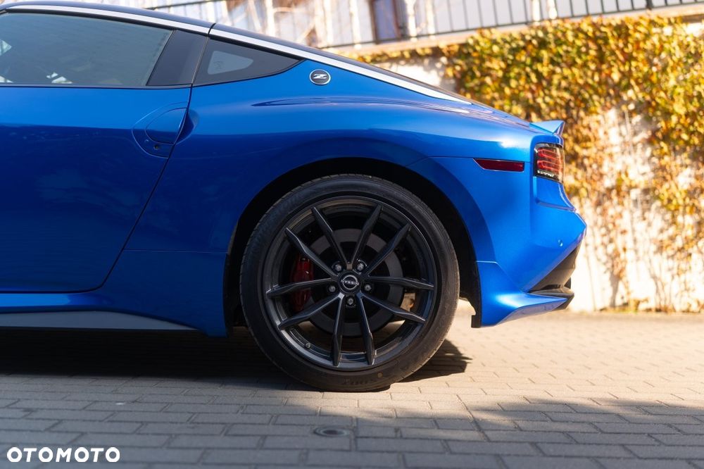 Nissan 400 Z - 32