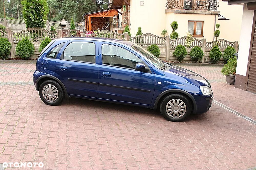 Opel Corsa 1.2 16V Cosmo - 3