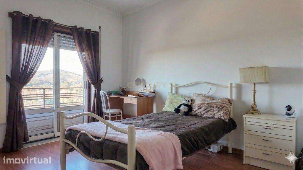 Apartamento T4, 3 frentes, Varandas e Box Fechada - Guarda - Grande imagem: 5/26