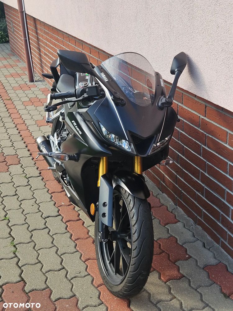 Yamaha YZF - 3