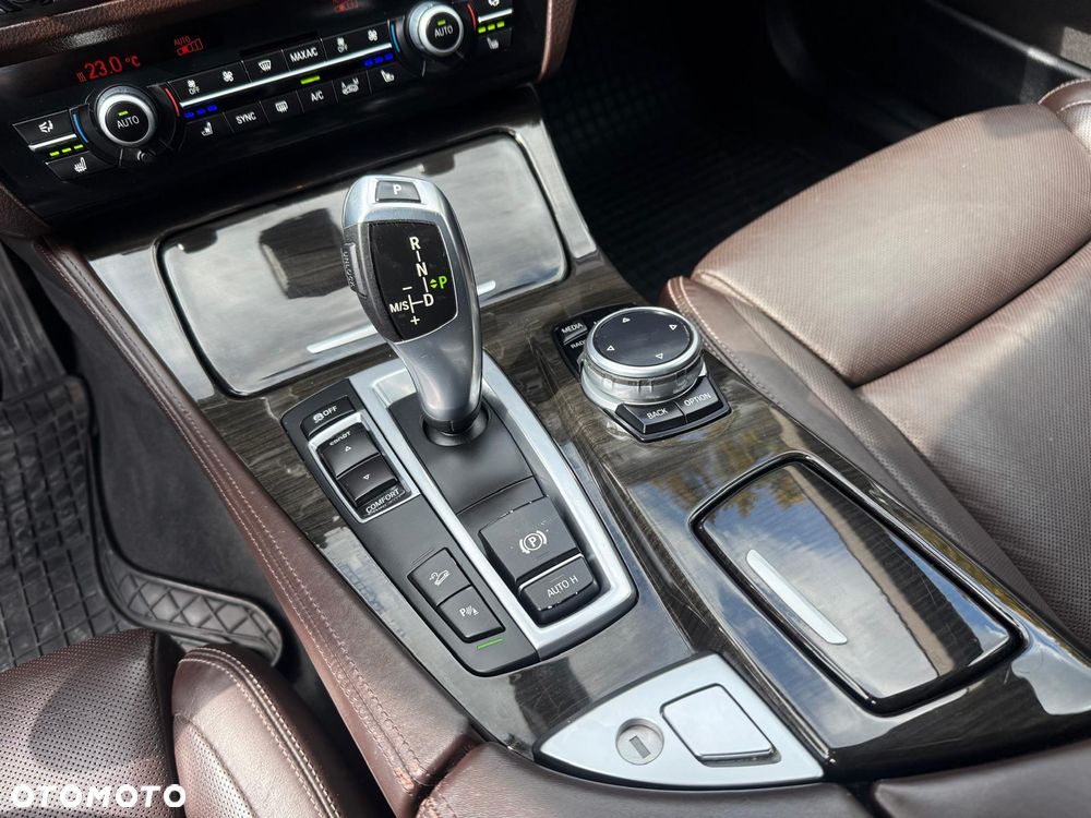 BMW Seria 5 535d xDrive Sport-Aut Luxury Line - 26