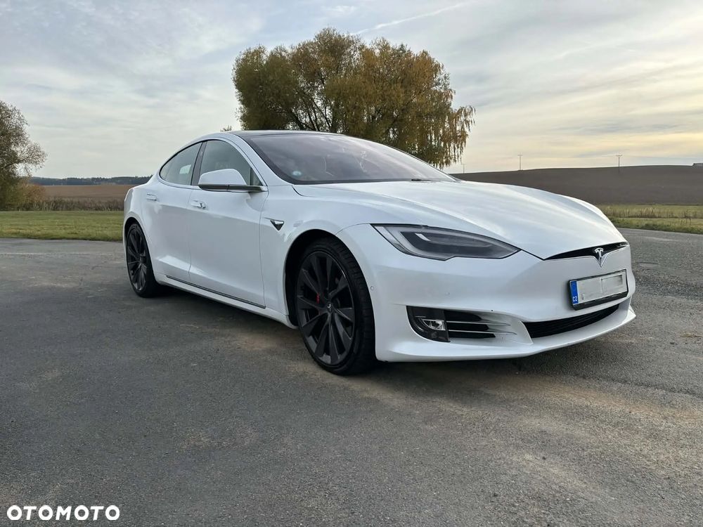 Tesla Model S Performance - 4