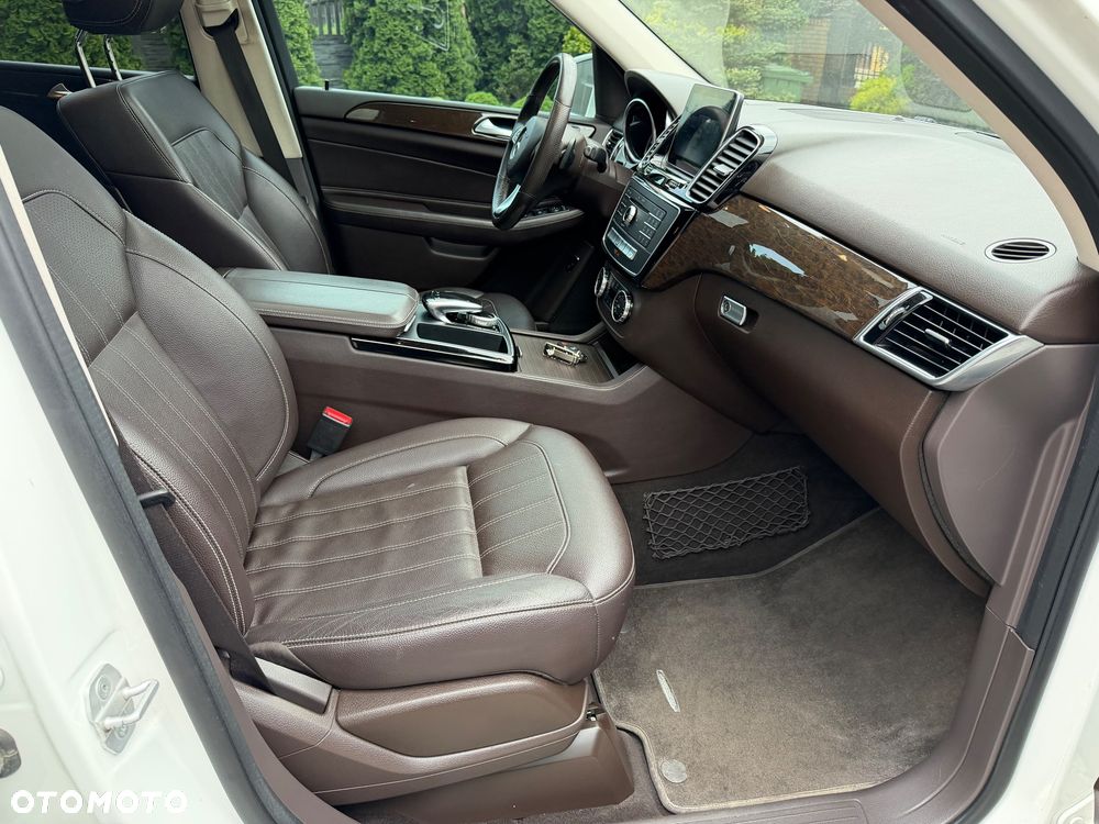 Mercedes-Benz GLE - 25