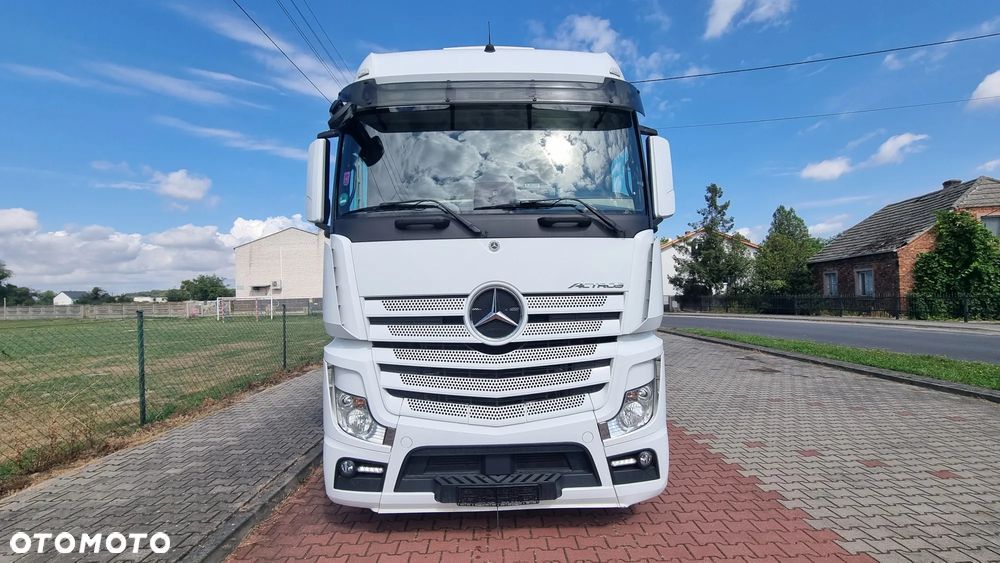 Mercedes-Benz Actros 1851