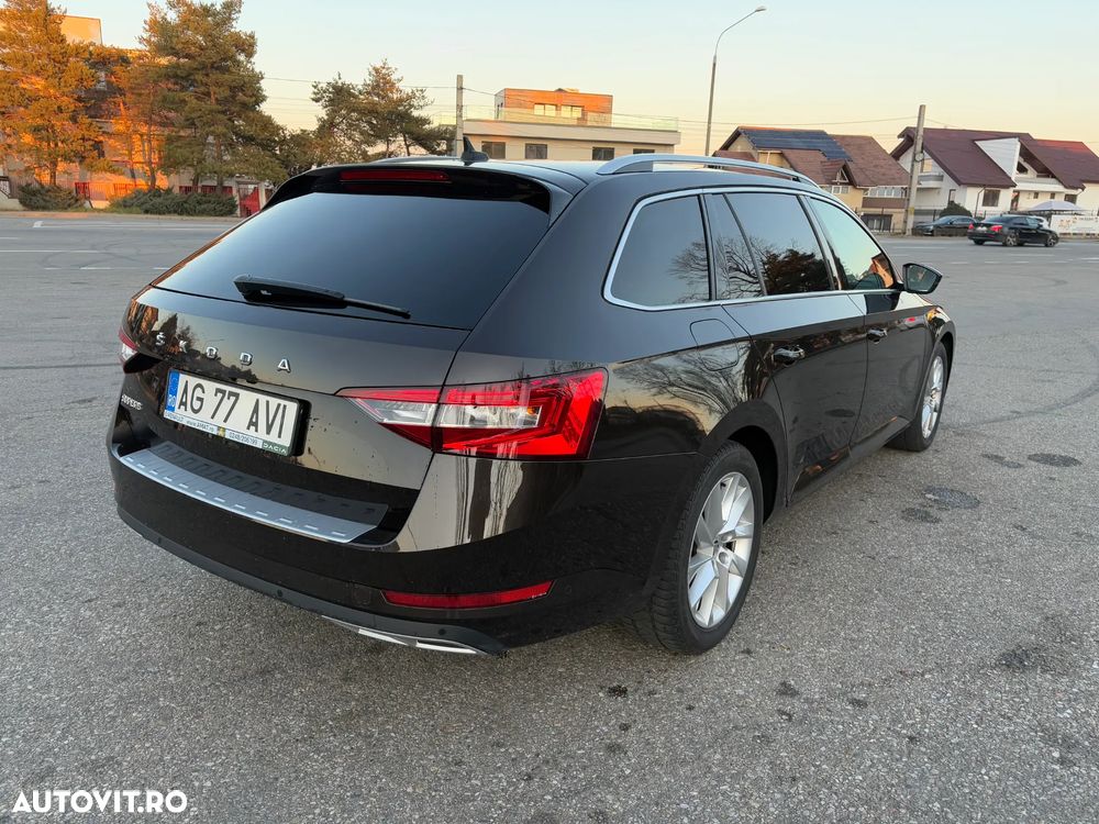Skoda Superb Combi 2.0 TDI DSG Style - 2