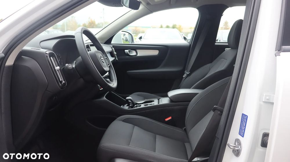 Volvo XC 40 T3 Momentum Pro - 13