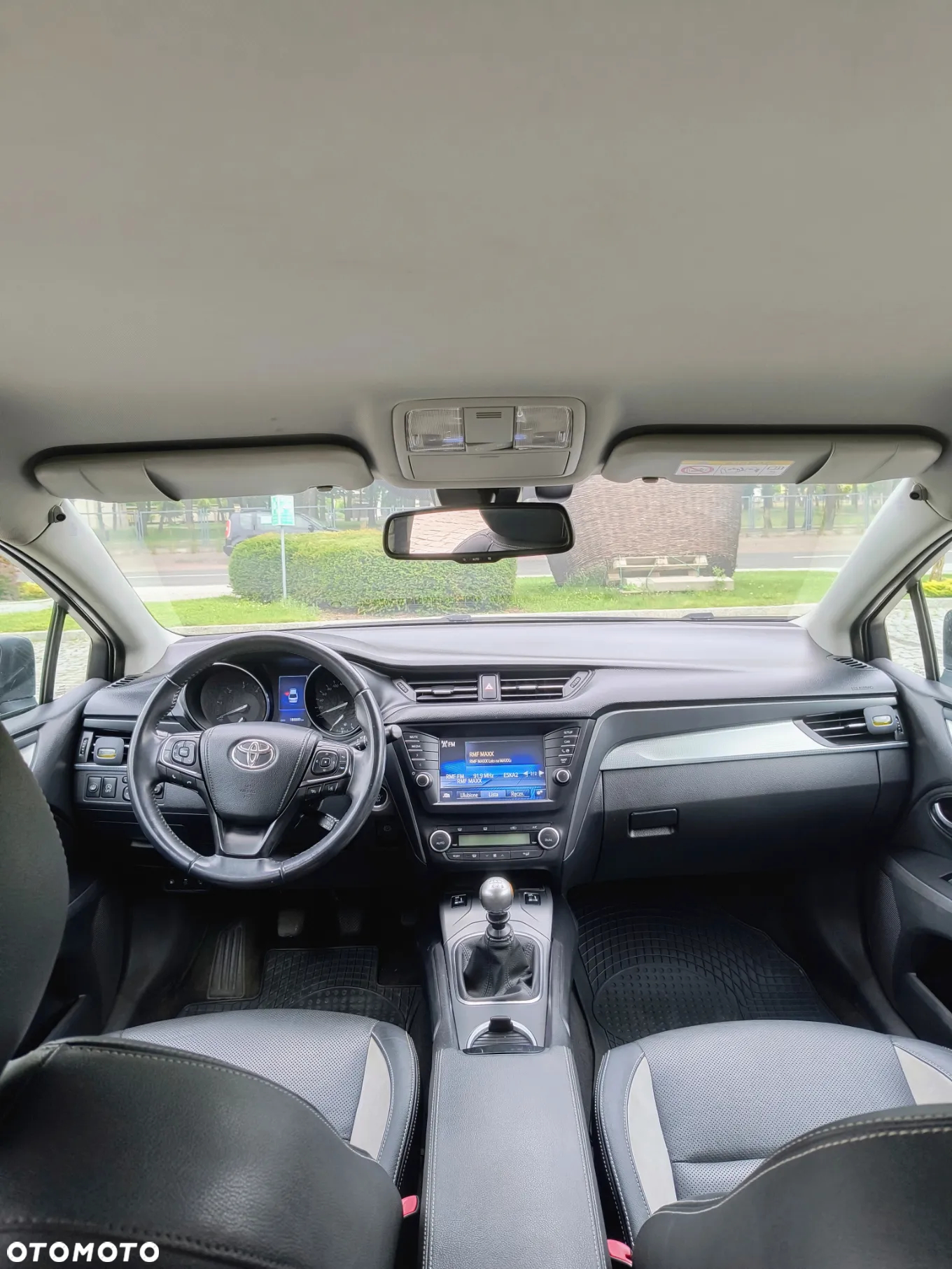 Toyota Avensis - 8