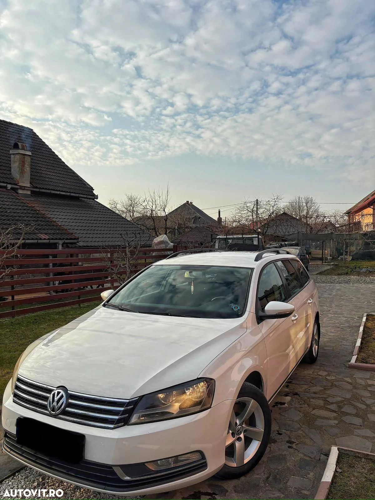 Volkswagen Passat - 1
