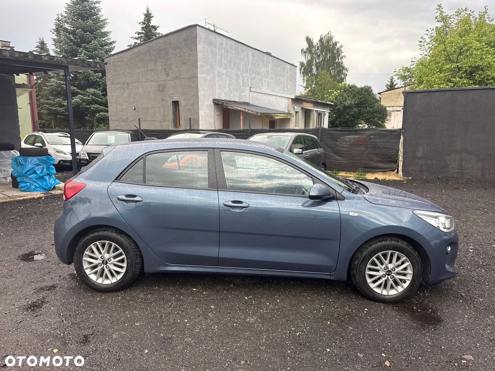 Kia Rio 1.4 L - 4