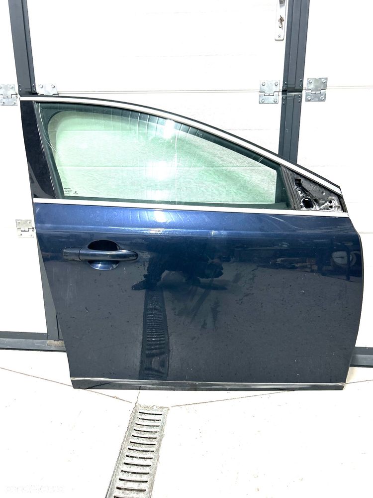 Volvo V-40 II drzwi prawy przód prawe przednie  2012-2016 Caspian blue 498