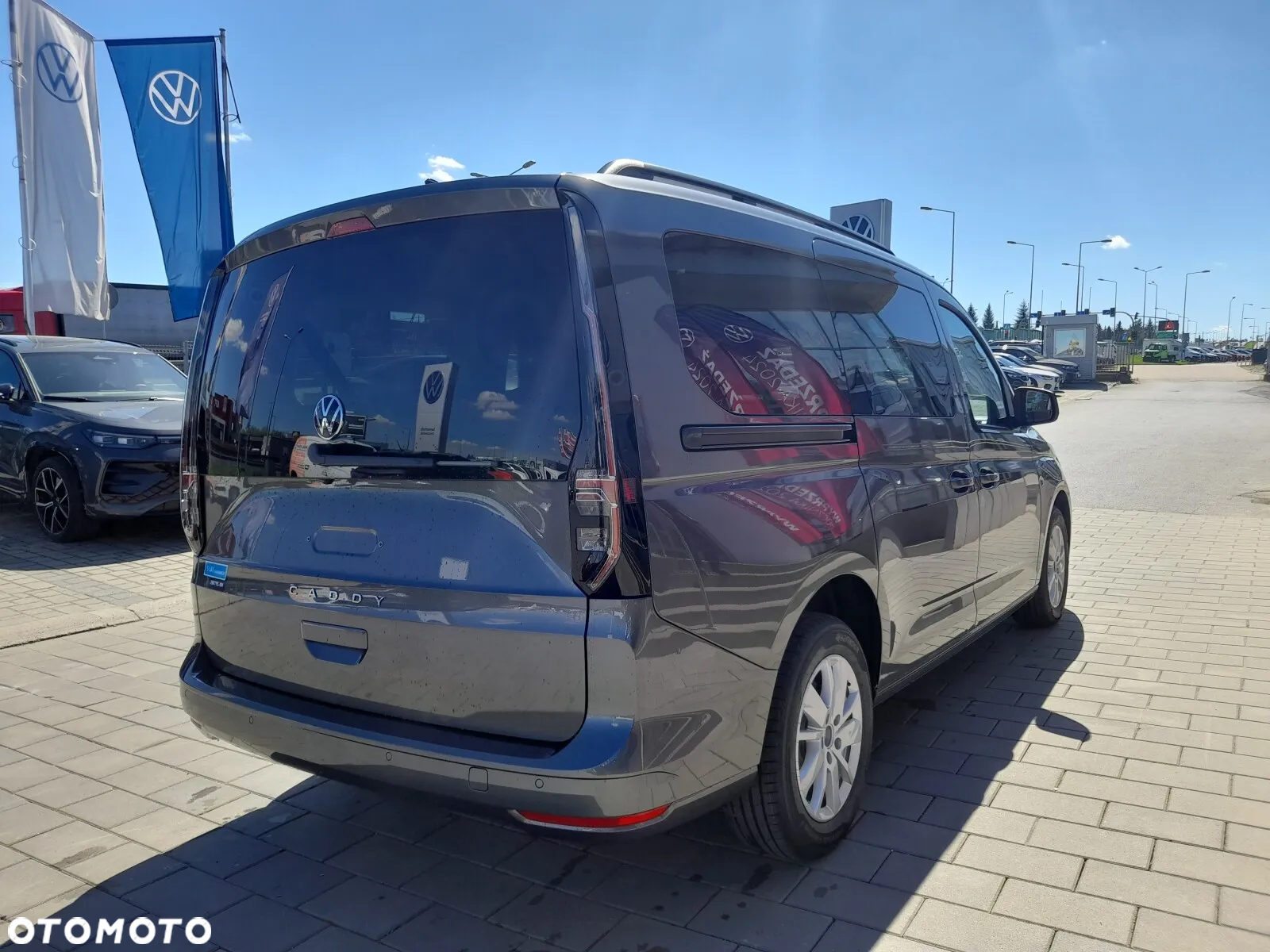 Volkswagen Caddy Maxi 2.0 TDI Life DSG - 4