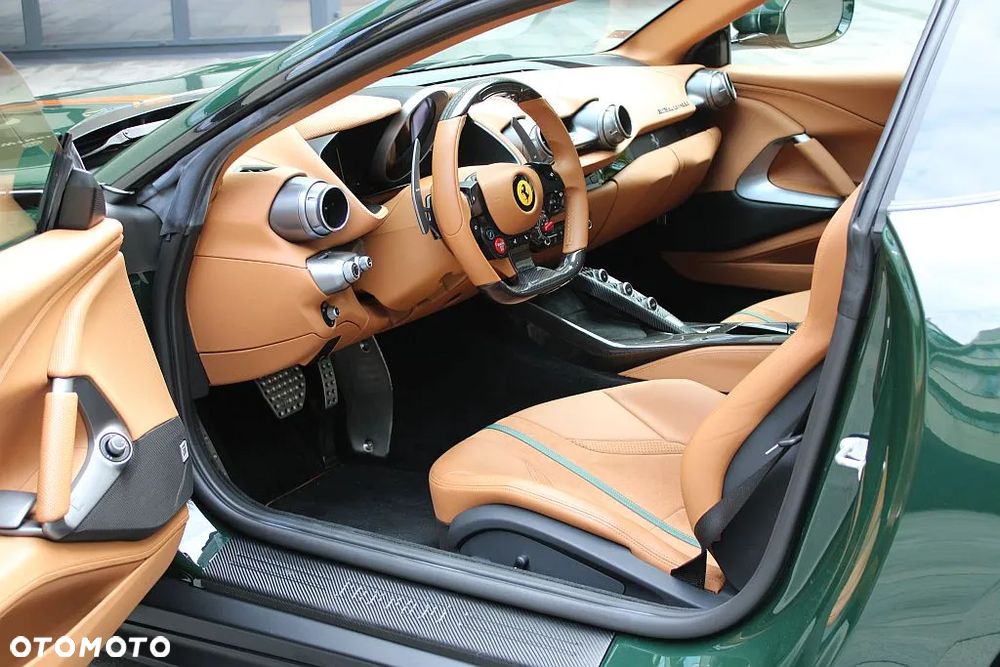 Ferrari 812 Superfast - 12