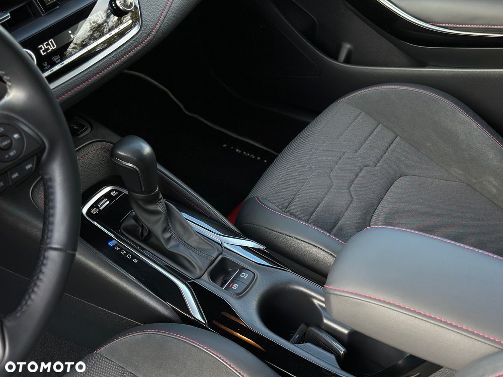 Toyota Corolla 1.8 Hybrid Selection - 24