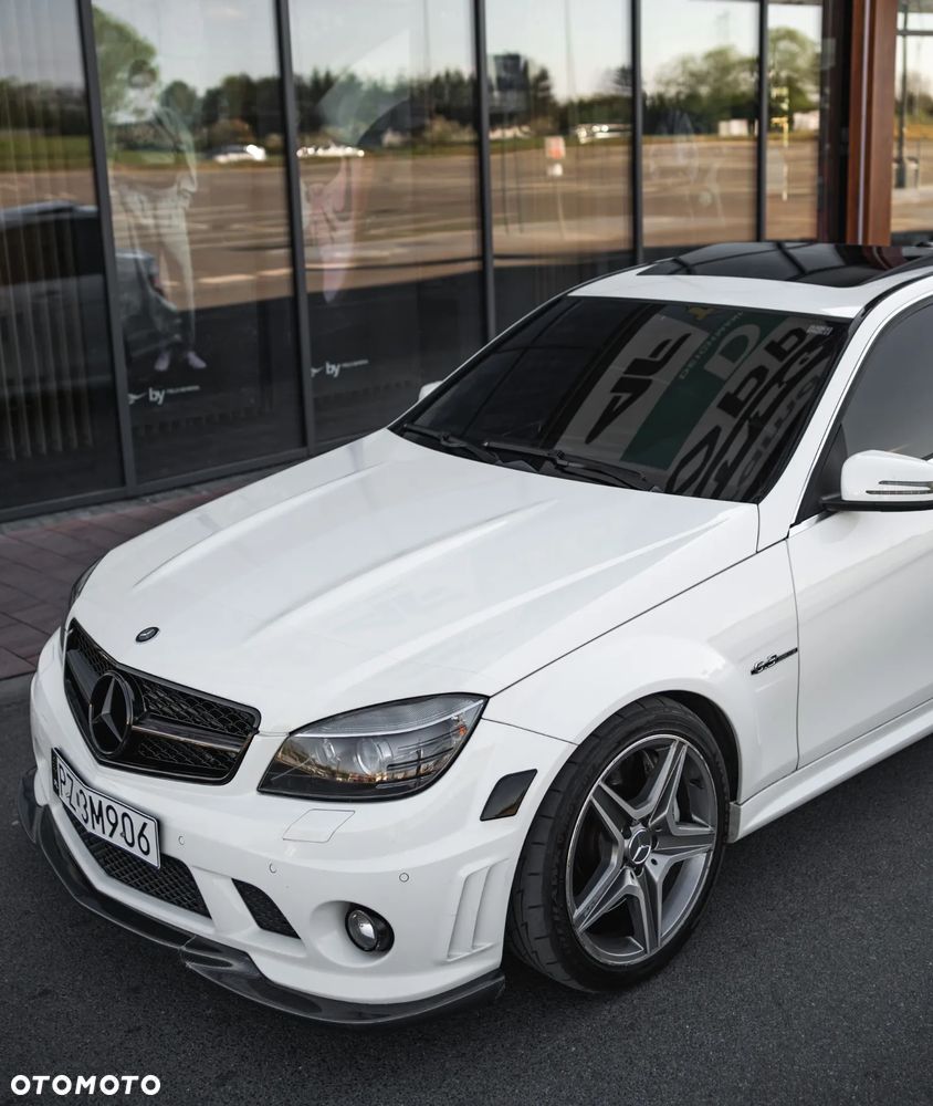 Mercedes-Benz Klasa C 63 AMG - 10