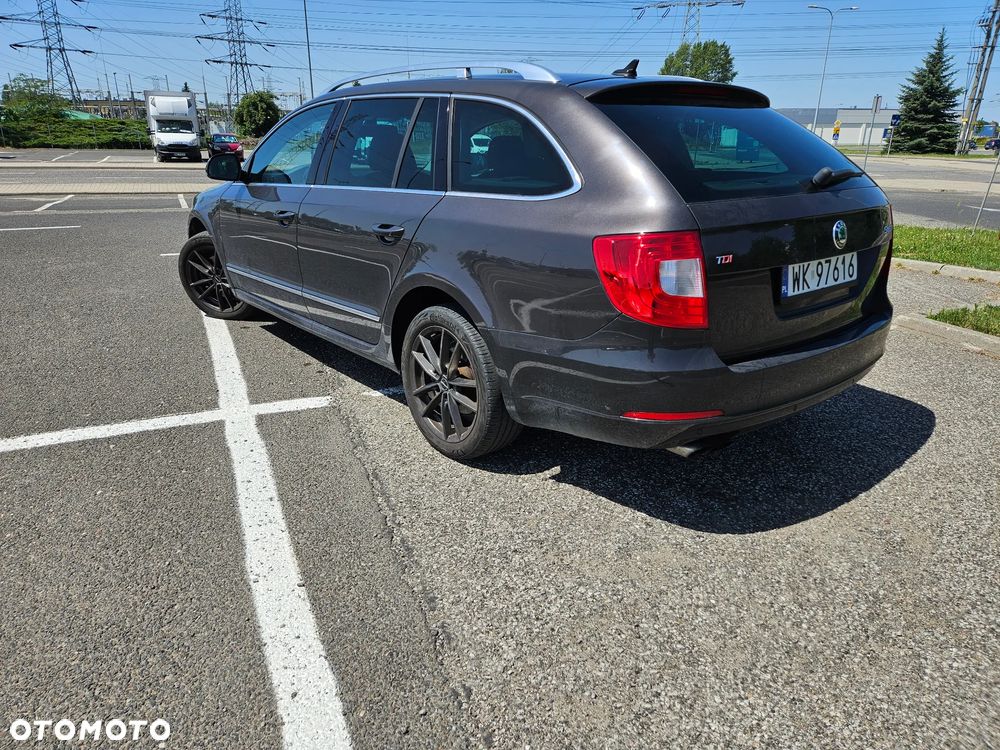 Skoda Superb 2.0 TDI Elegance DSG - 5