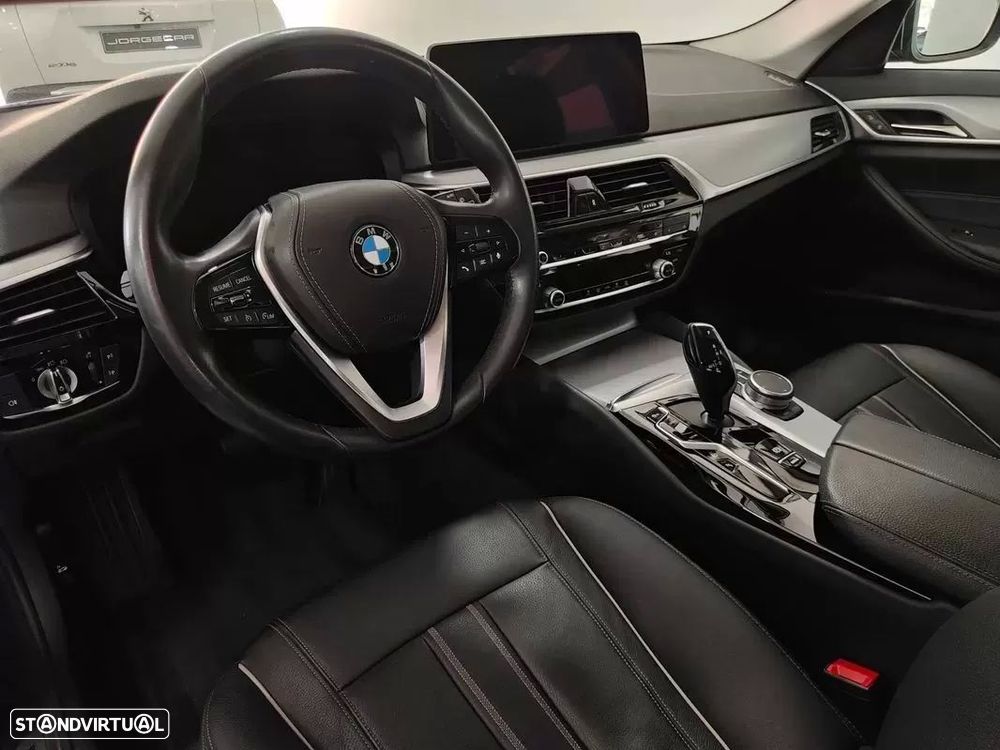 BMW 520 e Line Luxury - 44