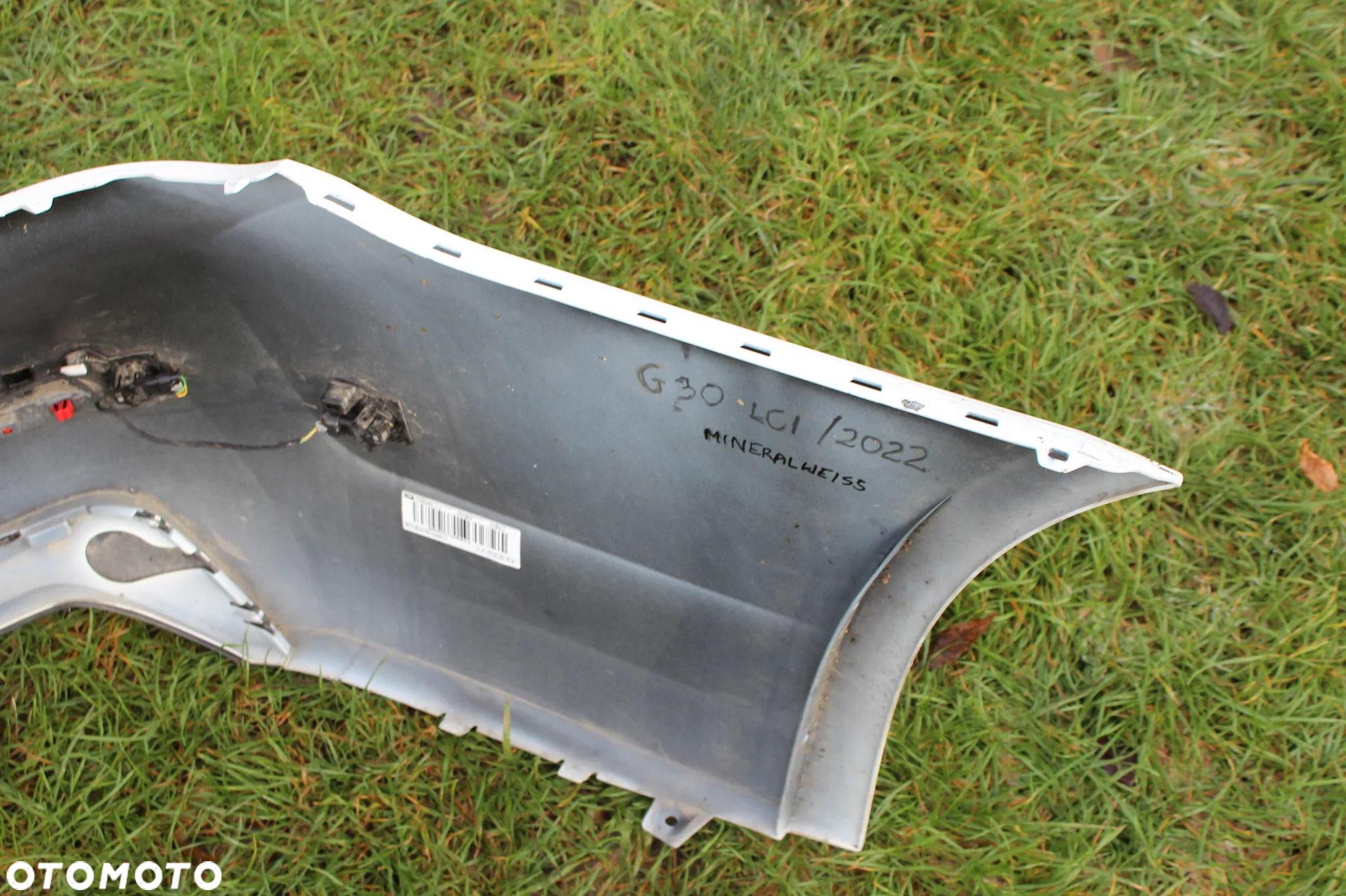 TYLNY ZDERZAK 6 x PDC BMW G31 LCI MINERALWEISS A96 2022 - 17