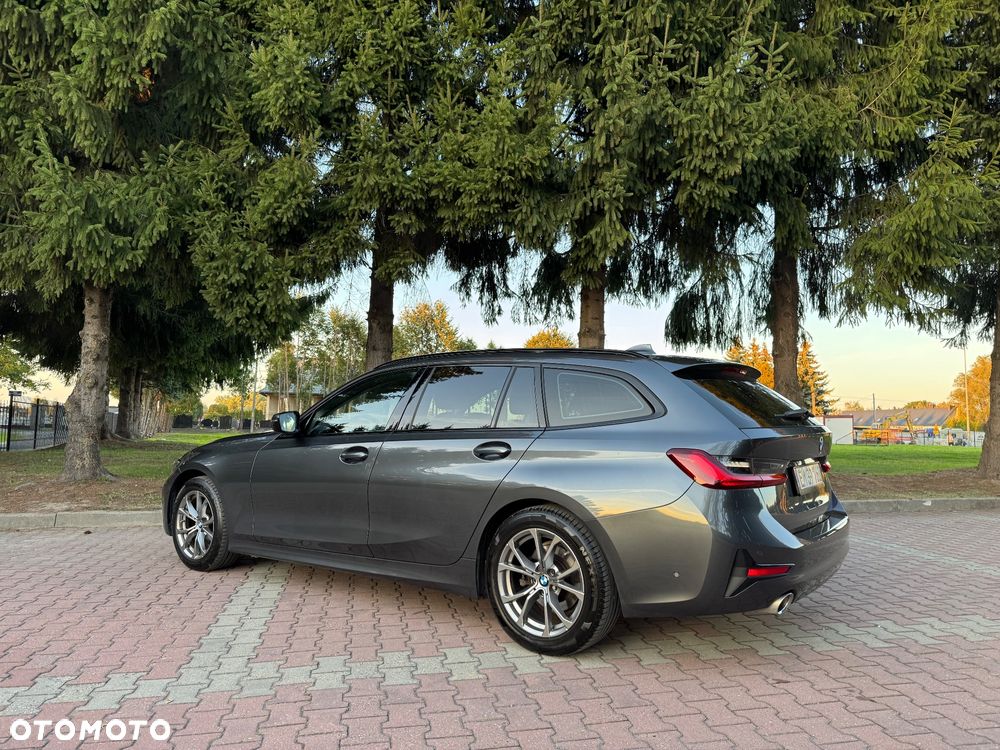 BMW Seria 3 320d Sport Line - 4