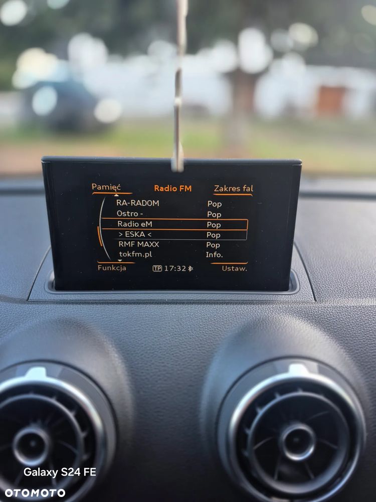 Audi A3 Sportback 1.6 TDI S line Sportpaket - 13