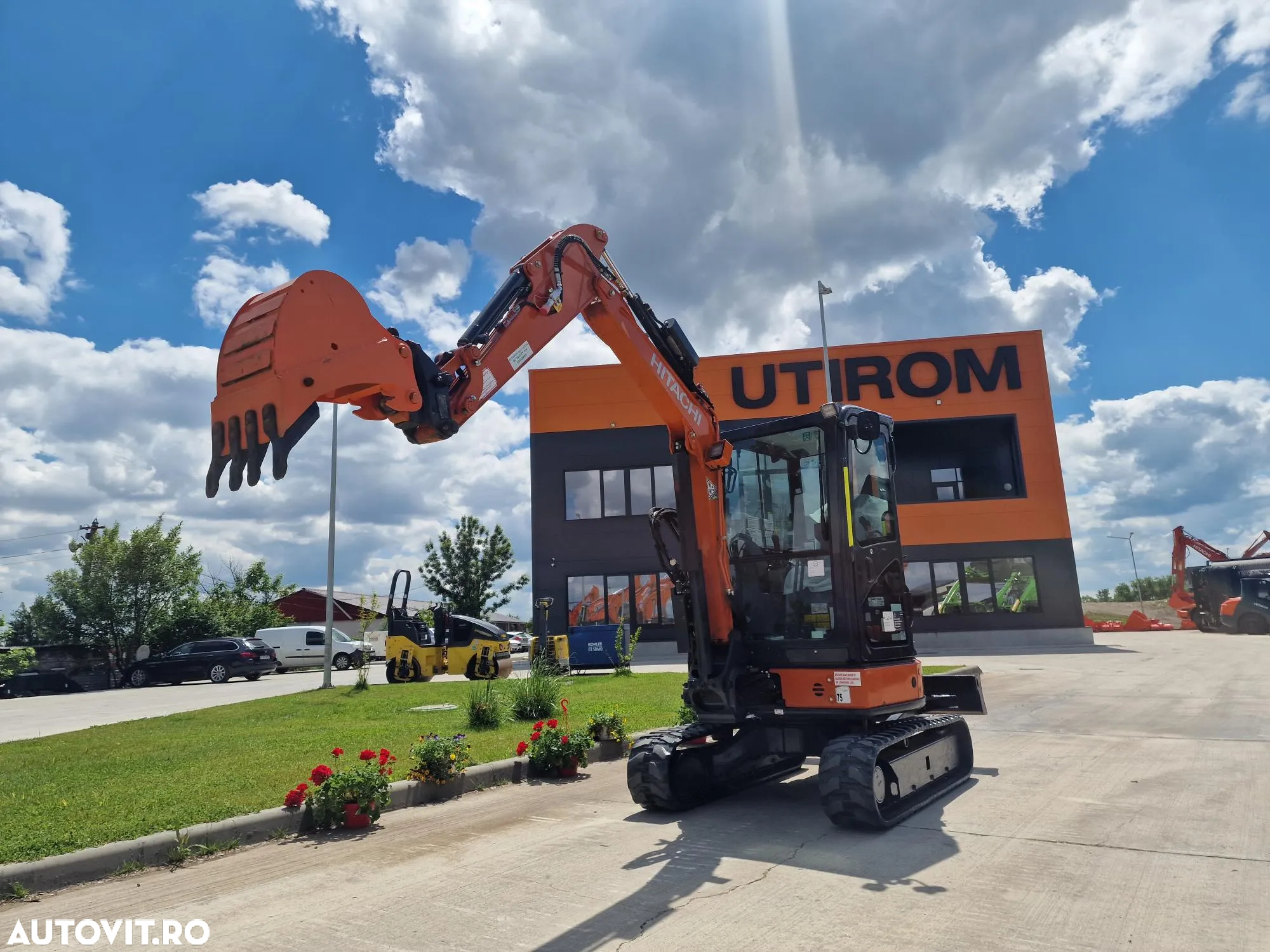Hitachi ZX33, 3,7 tone, 2023/05, 1.163h, CUPLA RAPIDA+3 CUPE NOI, Senile 80% bune, Instalatia de picon pe brate, Sistem antifurt, Aer conditioinat, adanc sapare 4mc, ridica tevi de 2,5tone, STARE FOARTE BUNA< CA NOU, posibilitate leasing 4 ani-36900 EUR+Tva - 15