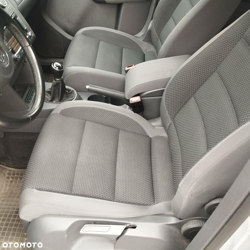 Volkswagen Touran 2.0 TDI DPF Comfortline - 3