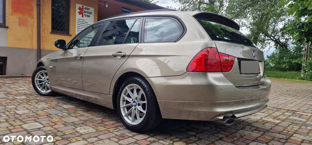 BMW Seria 3 320d DPF Edition Sport - 32
