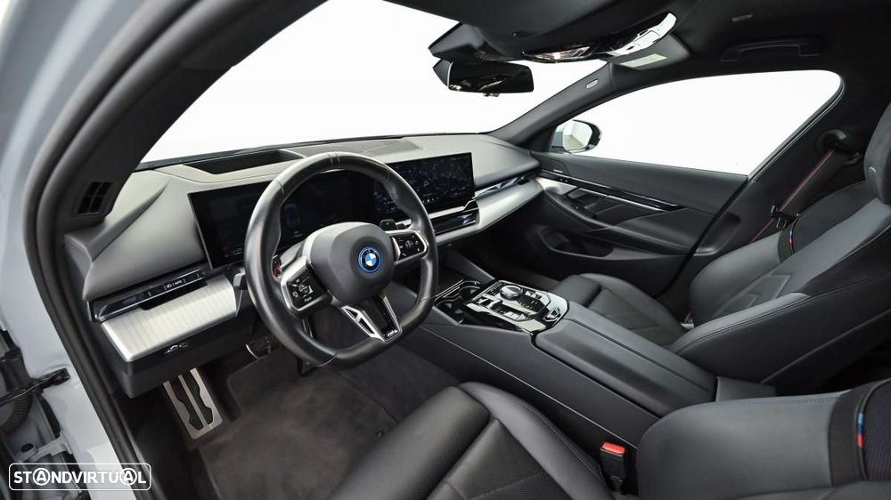 BMW 530 e Pack Desportivo M - 6