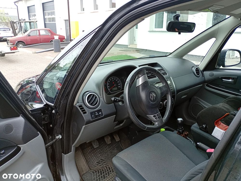 Suzuki SX4 1.6 GS / Premium 4WD - 9