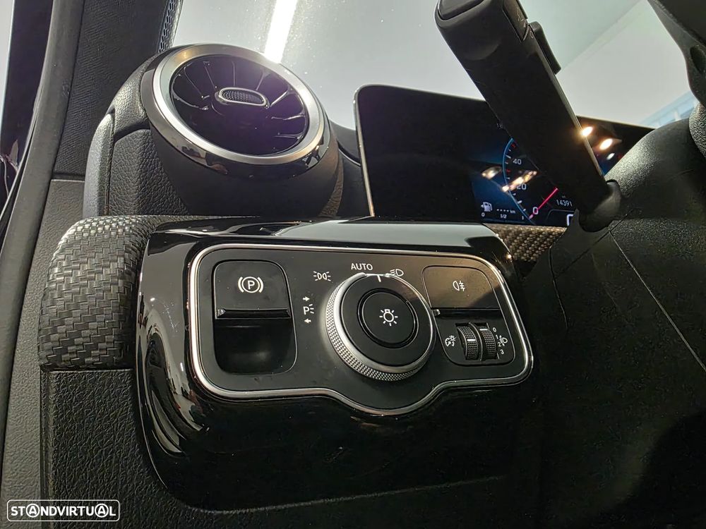 Mercedes-Benz A 180 d Style Plus Aut. - 32