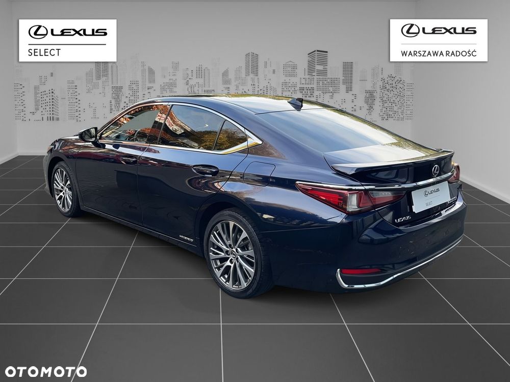 Lexus ES - 4