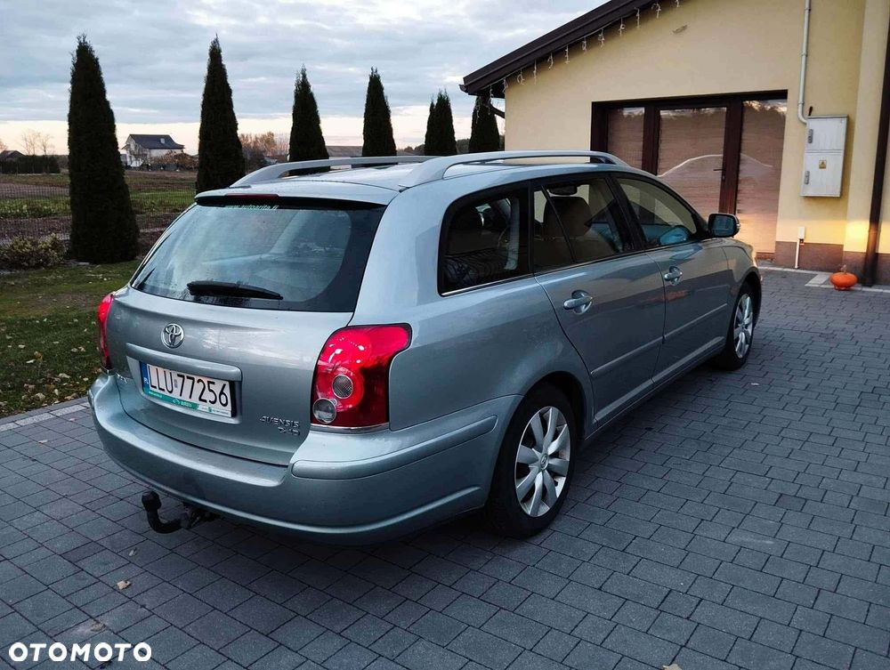 Toyota Avensis 2.0 D-4D Platinium - 4